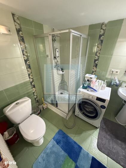 Casă cu 3 camere semidecomandat în Bartolomeu