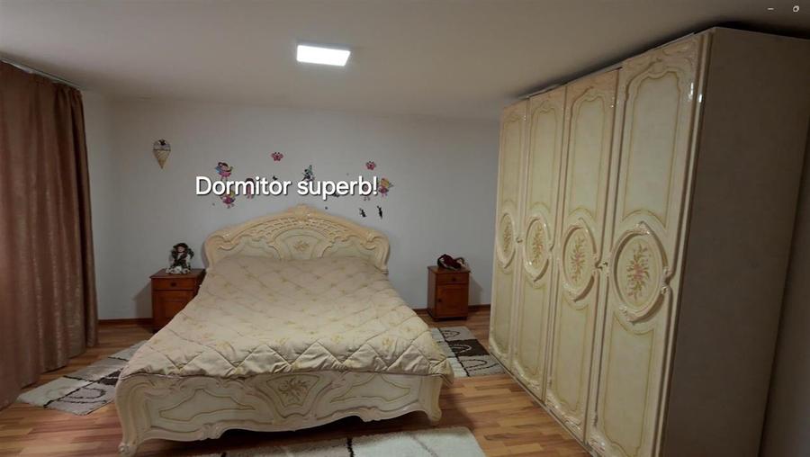 Casă individuală cu 5 camere cu Teren 300 Mp în Central