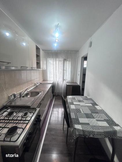 Apartament cu 3 camere în Traian