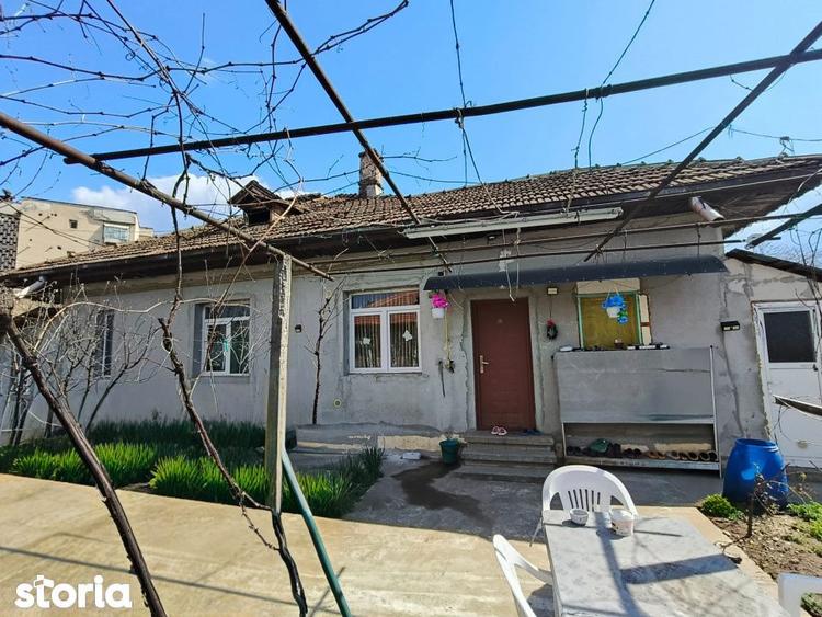 Casă cu 3 camere cu Canalizare în 1 Mai