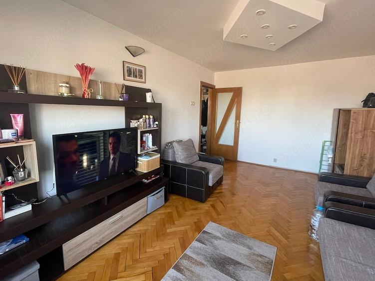 Apartament cu 3 camere decomandat în Soarelui