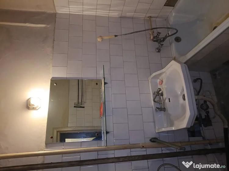Apartament cu 2 camere nedecomandat în Central