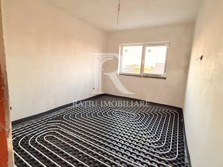 Casă individuală cu 4 camere cu Canalizare în Sântandrei