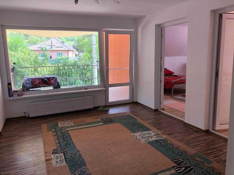 Casă cu 4 camere în Oanțu