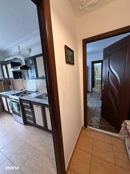 De vanzare apartament 2 camere si balcon,etj intermediar. Pret 43000e - 3