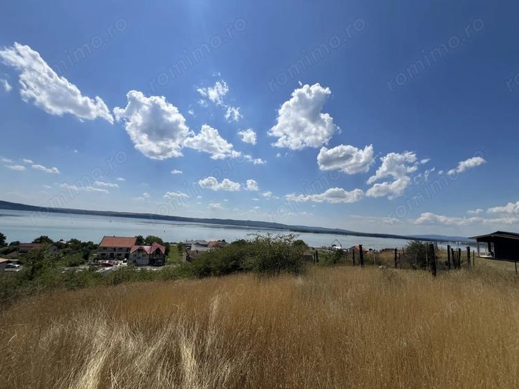 Teren de 1195 mp, în Coronini