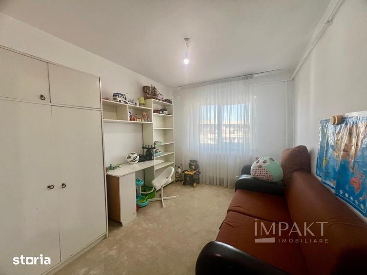 Apartament cu 3 camere decomandat în Zorilor