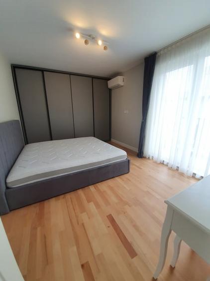 Casă individuală cu 4 camere cu Canalizare în Tunari