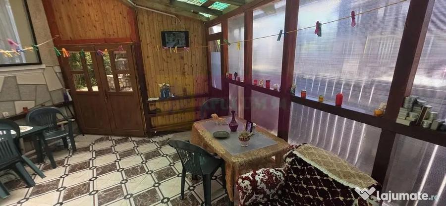 Casă cu 5 camere cu Teren 379 Mp în Central