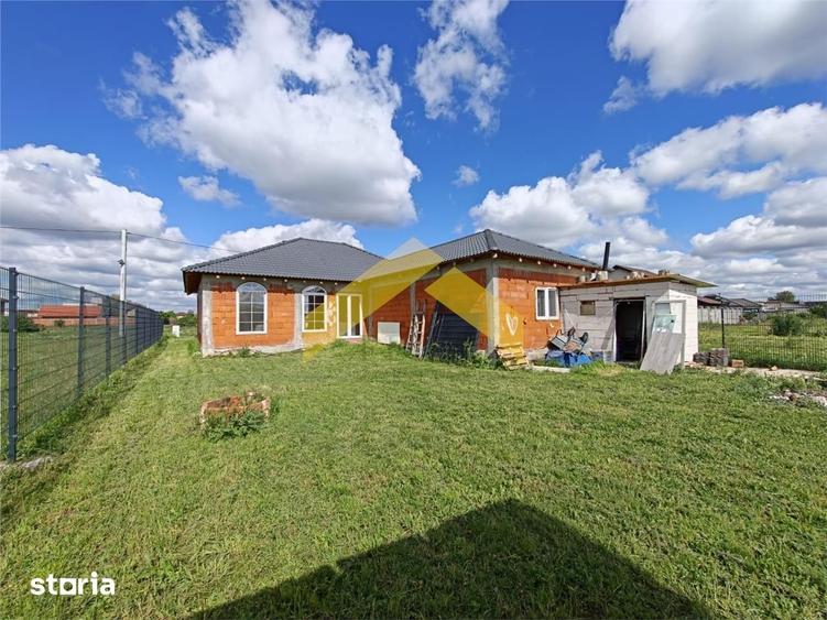 Casă cu 5 camere cu Canalizare în Vladimirescu
