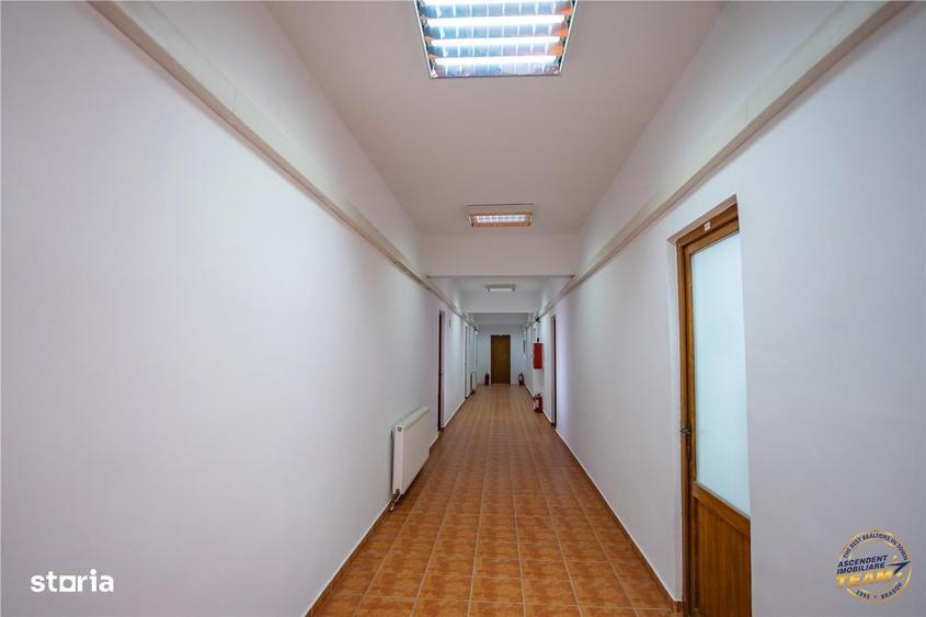 Spațiu comercial, de 40 mp, în Tractorul