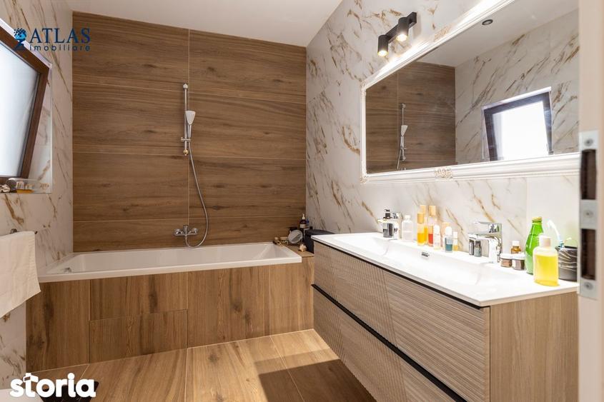 Apartament cu 4 camere în Schei