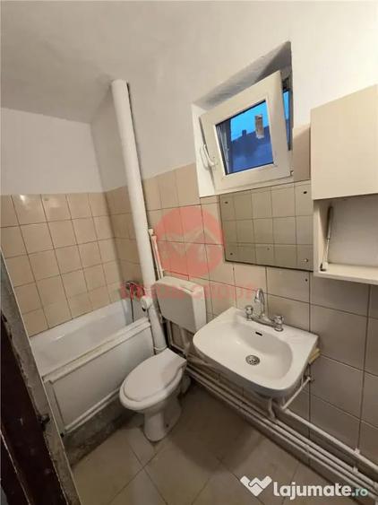 Apartament cu 2 camere semidecomandat în Brotăcei