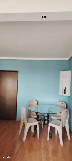 Garsonieră decomandată în Sud