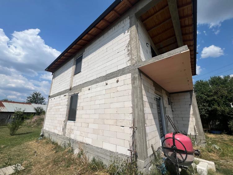Casă cu 4 camere în Bâlta