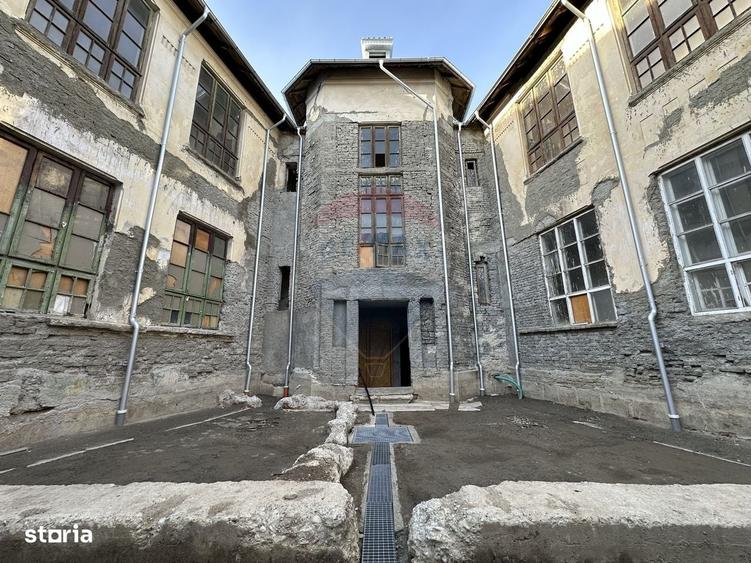 Spațiu comercial, de 2,500 mp, în Ultracentral