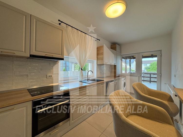 Duplex cu 4 camere cu Canalizare în Sud