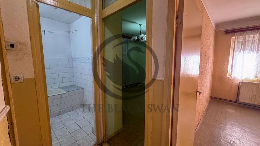 Apartament cu 4 camere decomandat în Central