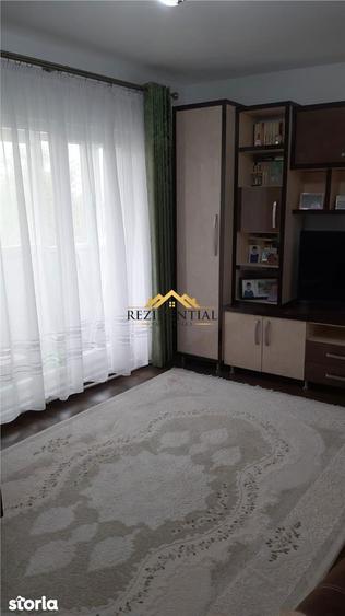 Apartament cu 3 camere, mobilat în Central