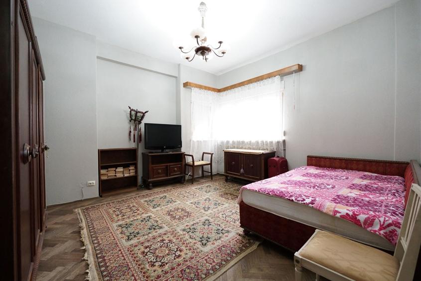 Apartament cu 3 camere în P-ța Operei