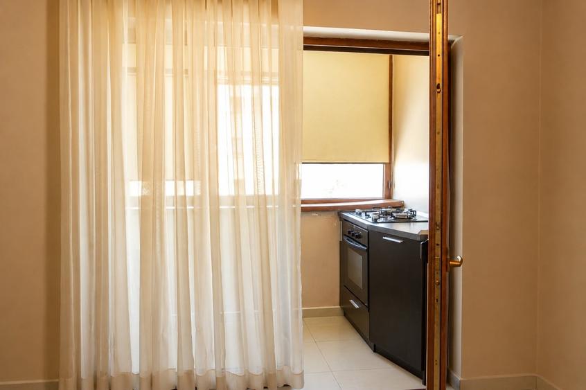 Apartament cu 3 camere decomandat în Inel I