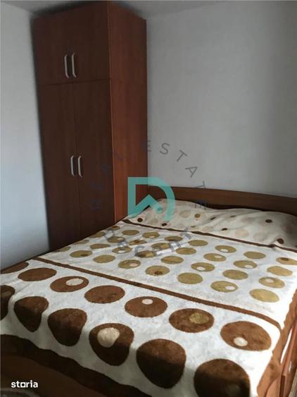 Casă cu 5 camere cu Teren 500 Mp în Stupini