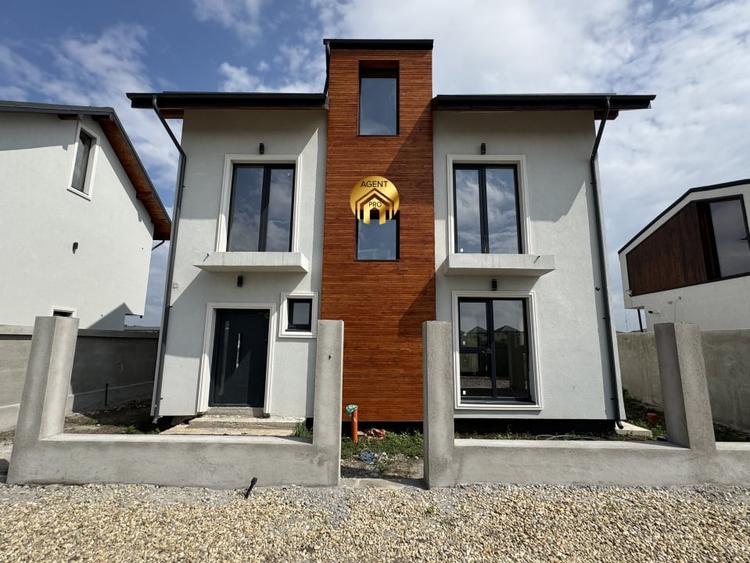 Casă individuală cu 5 camere cu Teren 300 Mp în Otopeni