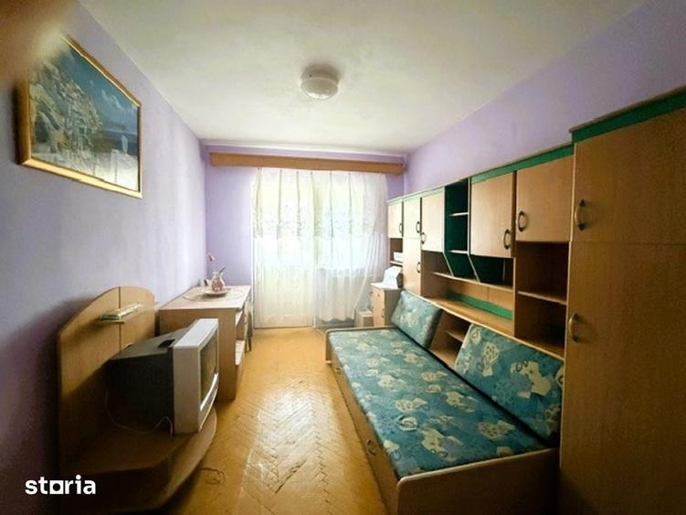 Apartament cu 3 camere decomandat în Central