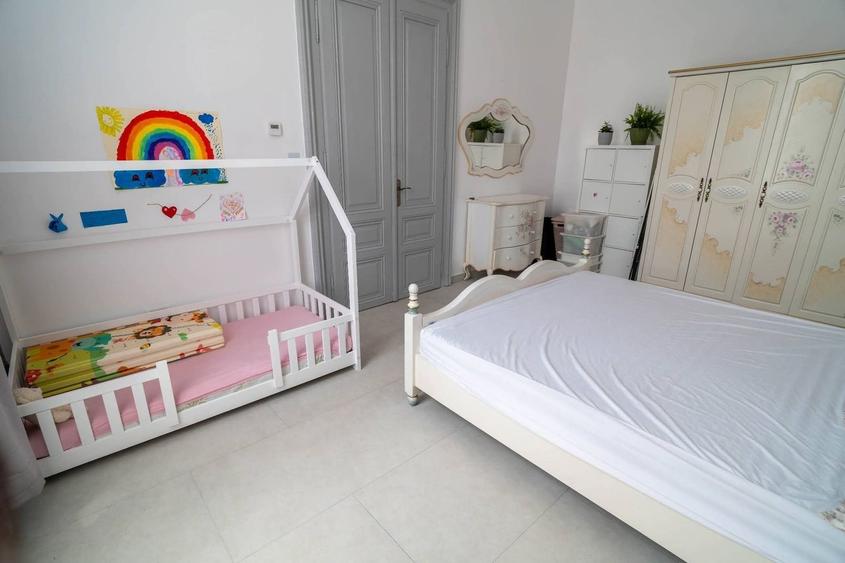 Apartament cu 3 camere decomandat în P-ța Maria