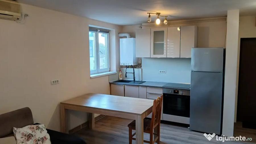Apartament cu 2 camere semidecomandat în Complex Studențesc
