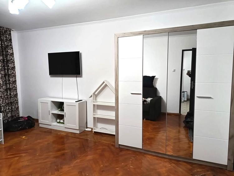 Apartament cu 3 camere decomandat în Nord