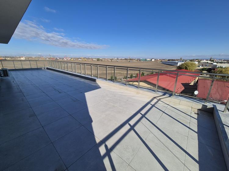 Penthouse cu 4 camere decomandat în Vladimirescu