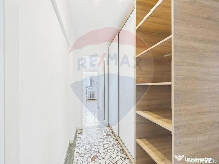 Apartament cu 3 camere decomandat în Lacul Tei