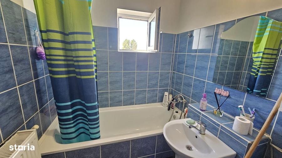 Apartament cu 2 camere în Micro 20