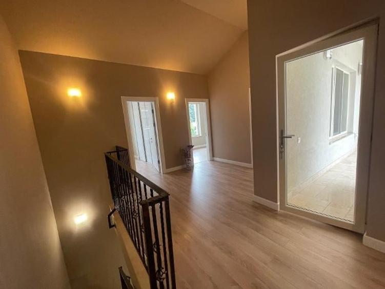 Duplex cu 7 camere cu Garaj în Iancu Nicolae