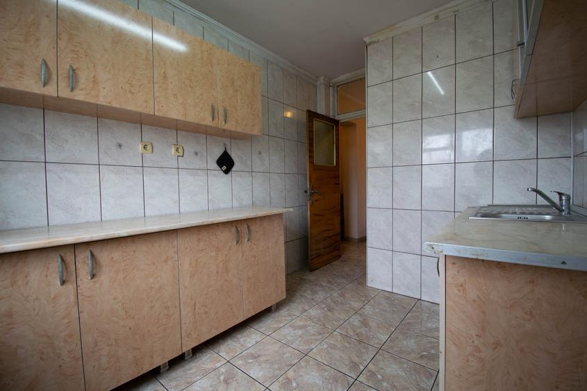 Apartament cu 2 camere decomandat în Crângași