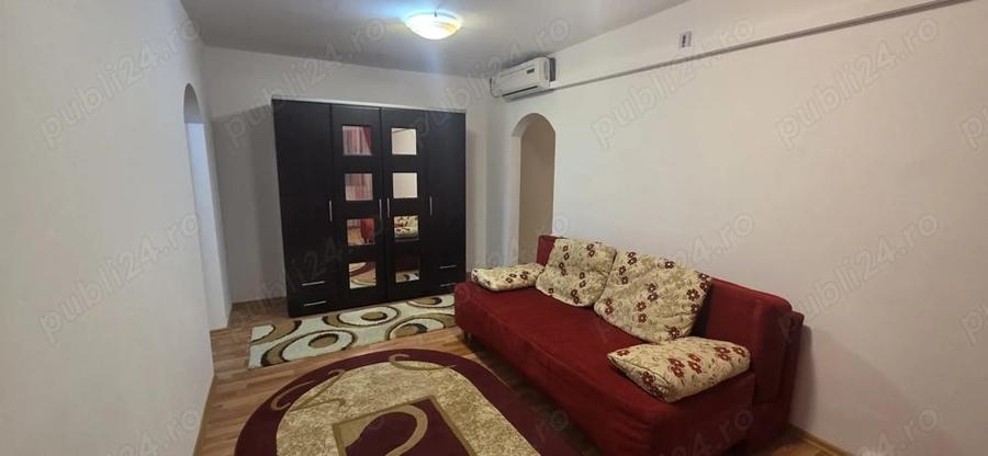 Apartament cu 3 camere semidecomandat, mobilat în Aradului