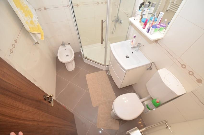 Apartament cu 3 camere decomandat în Bălcescu