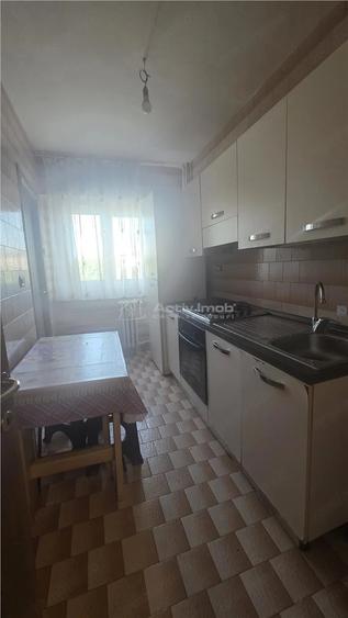 Apartament cu 2 camere decomandat în Calea București