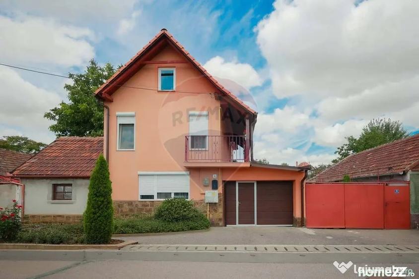 Casă cu 5 camere cu Teren 395 Mp în Central