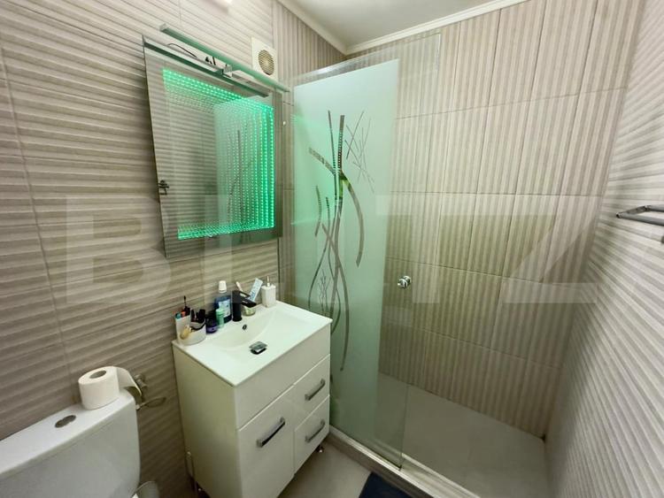 Apartament cu 2 camere semidecomandat, mobilat în Cugir