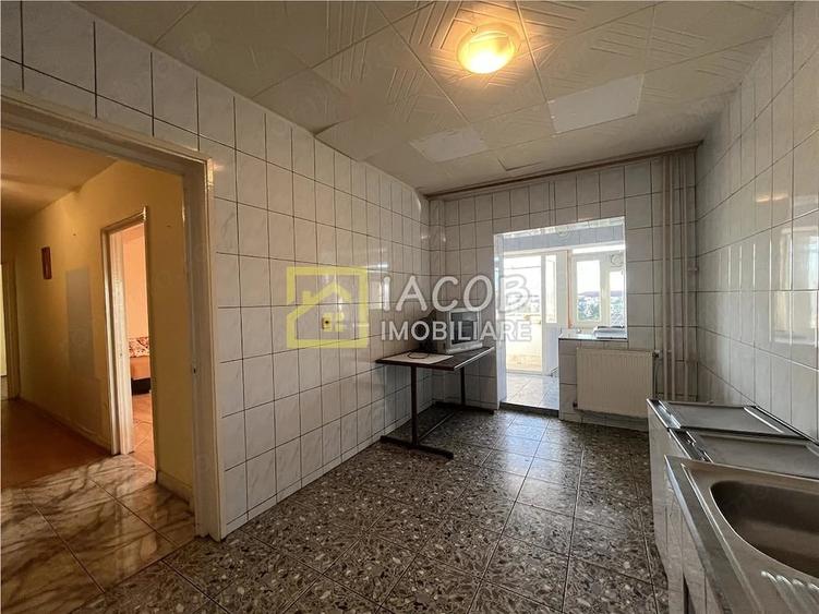 Apartament cu 2 camere decomandat în Central