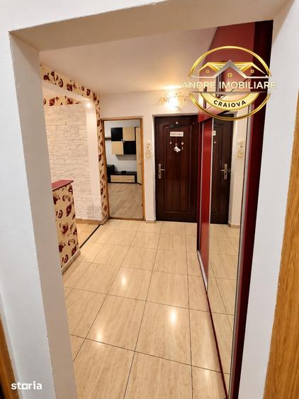 Apartament cu 2 camere decomandat în Calea București