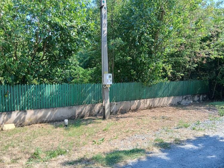 Casă cu Teren 1700 Mp în Dănești
