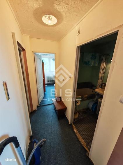 Apartament cu 3 camere semidecomandat în Decebal