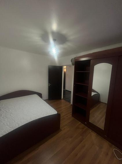 Apartament cu 3 camere decomandat, mobilat în Dristor