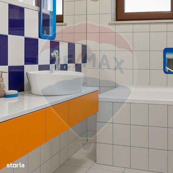 Casă cu 6 camere cu Teren 572 Mp în Central