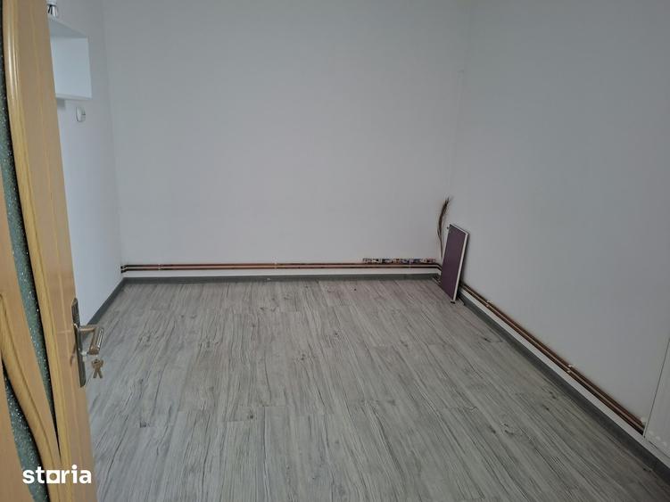 Spațiu comercial, de 190 mp, în Blejoi
