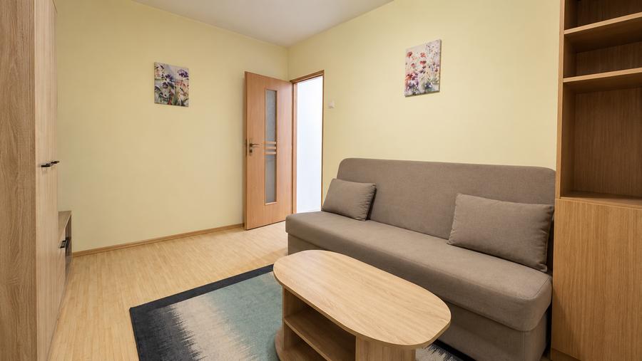 Apartament cu 2 camere semidecomandat în Girocului