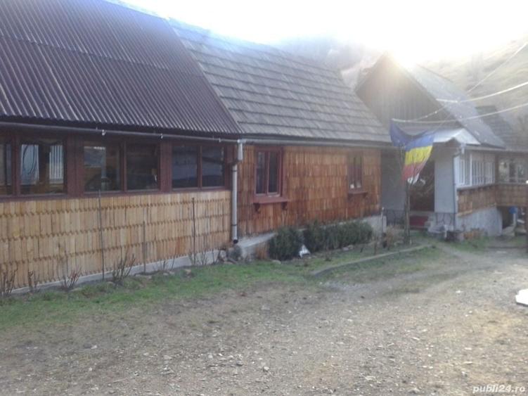 Casă cu 4 camere cu Teren 2000 Mp în Vale
